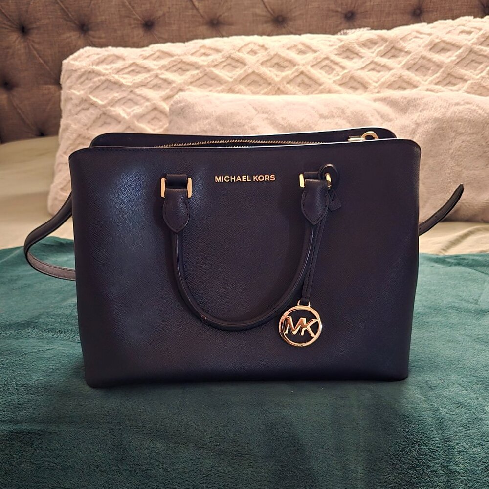 Michael khors purse